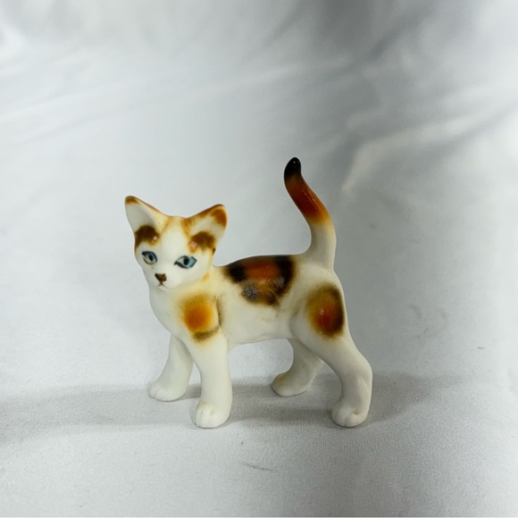 Bone China Calico and Persian Cat Figurines - Picture 2 of 8